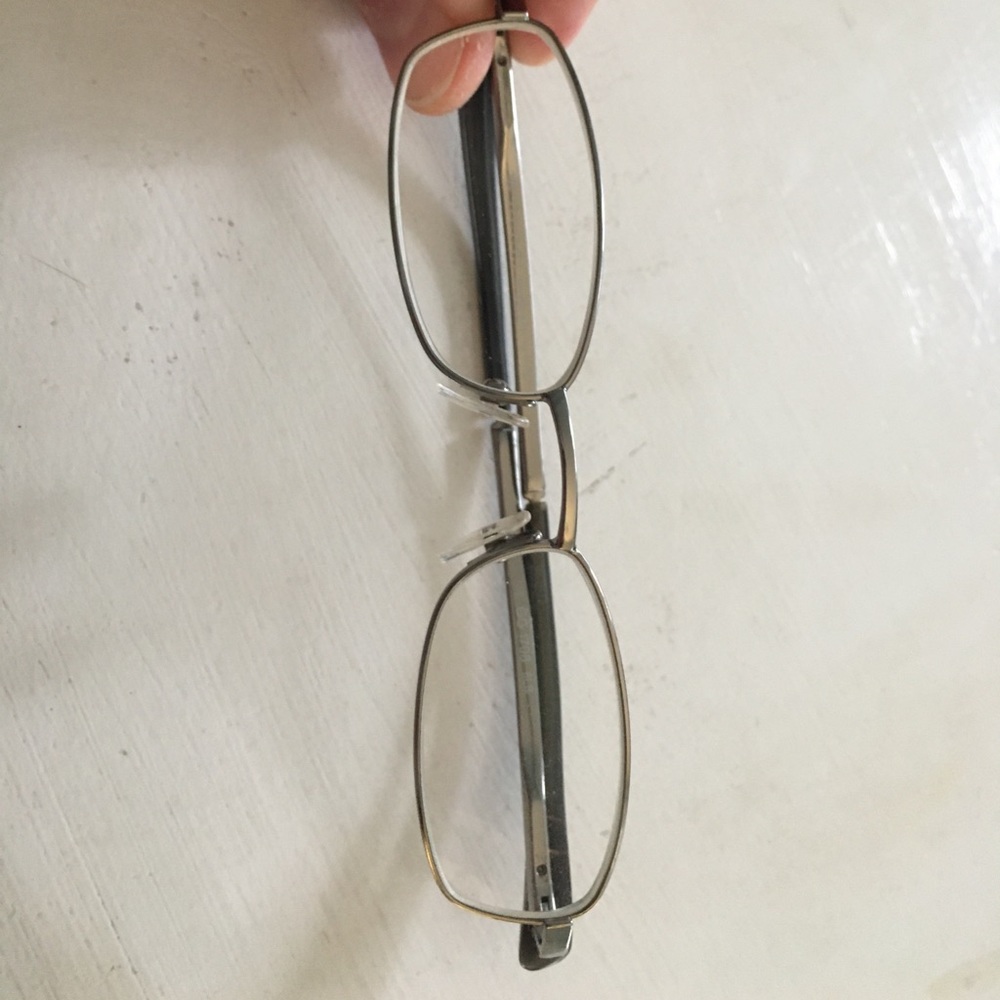 Eyeglass frame